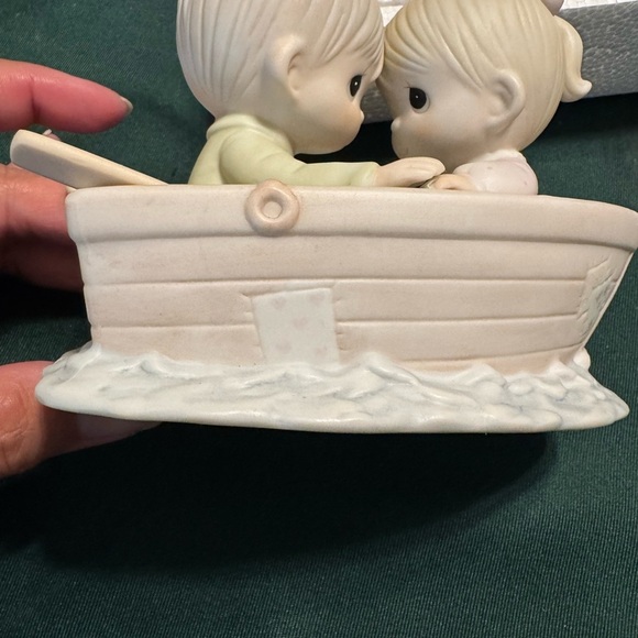 NEW Precious Moments “ Friends Never Drift Apart” 1985 - Picture 5 of 12